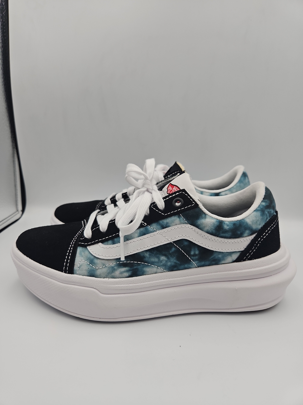 Vans Women's Blue Tie-Dye Platform Sneakers with White Stripe